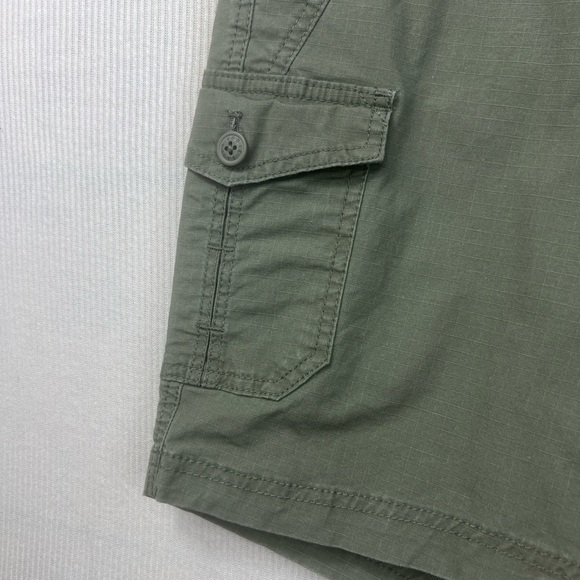 Eddie Bauer Women’s 14 Ripstop Cargo Shorts Olive Green Outdoor Camping Hiking - Picture 2 of 12